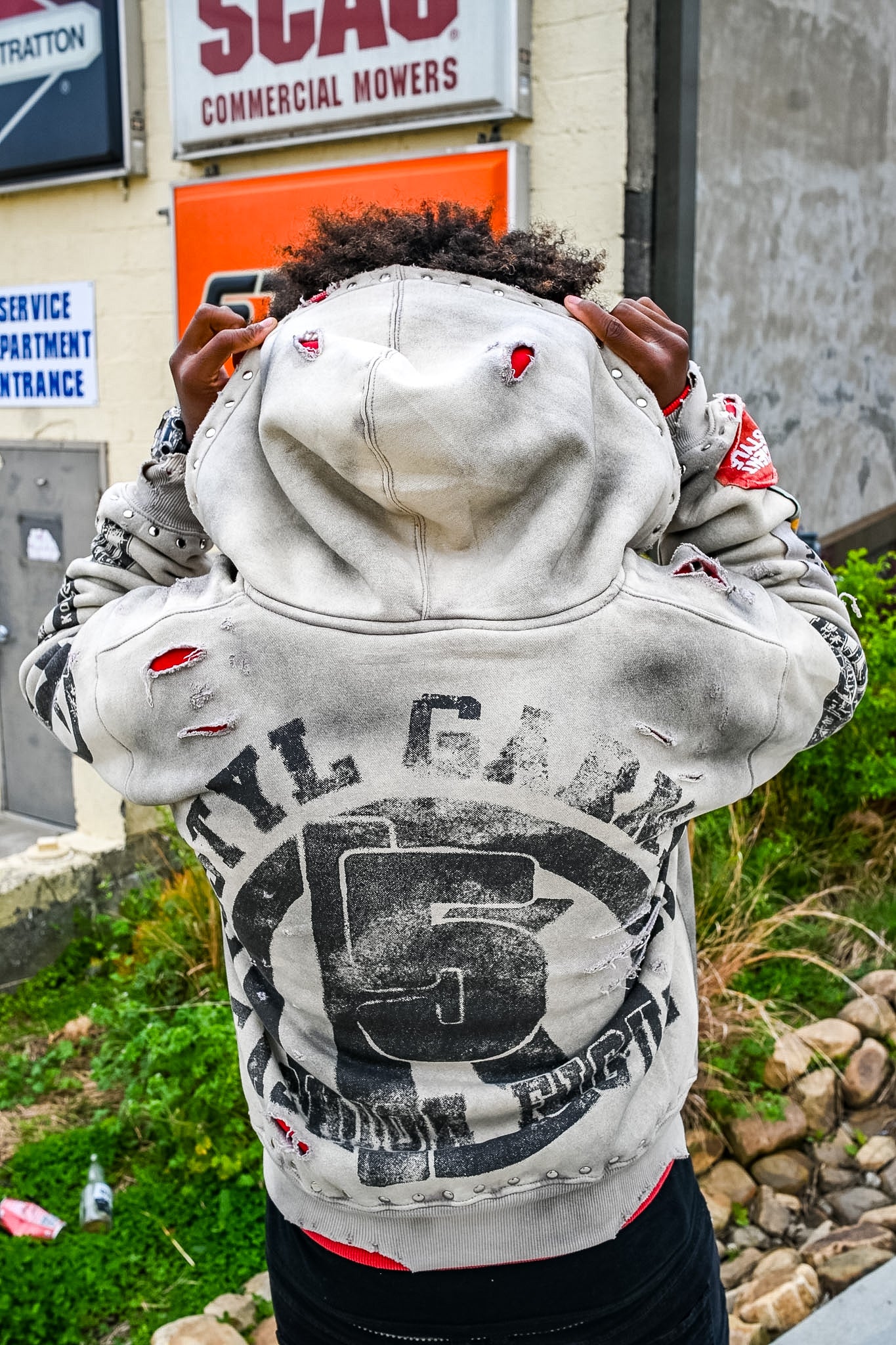 “AGED DISTRESSED” ZIP-UP HOODIE